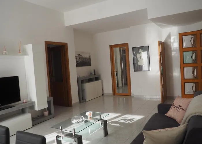 Vacanze Romane Apartment *